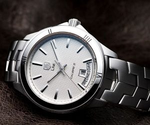 The sturdy fake TAG Heuer Link WAT2013.BA0951 watches are made from steel and stainless steel.