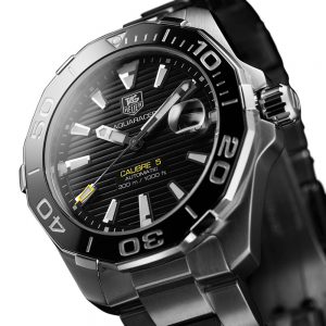 The 49 mm copy TAG Heuer Aquaracer WAY201A.BA0927 watches have black dials.