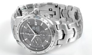 The 42 mm copy TAG Heuer Link CJF2115.BA0594 watches have grey dials.